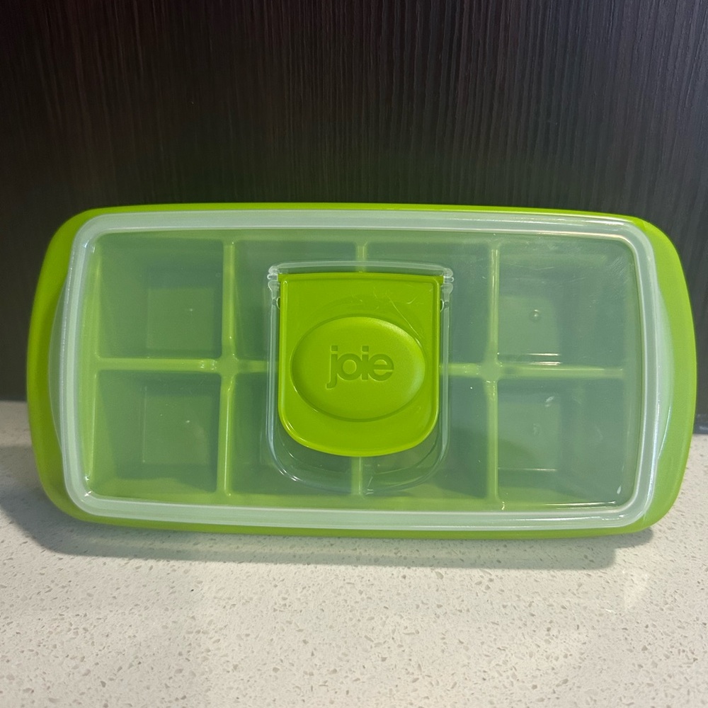 Joie Green Ice Cube Tray with Lid